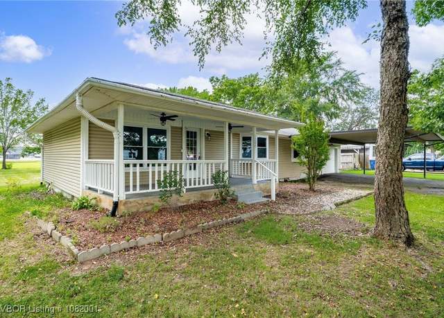 Property at 1804 Jacobs Ave, Fort Smith, AR 72908, 3 beds, 2 baths