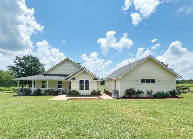 Property at 17249 Fox Ln, Poteau, OK 74953, 4 beds, 2 baths