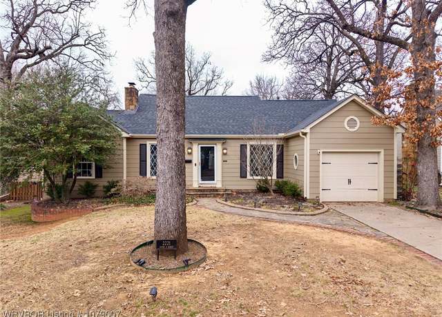 Property at 2221 S U St, Fort Smith, AR 72901, 3 beds, 2.5 baths