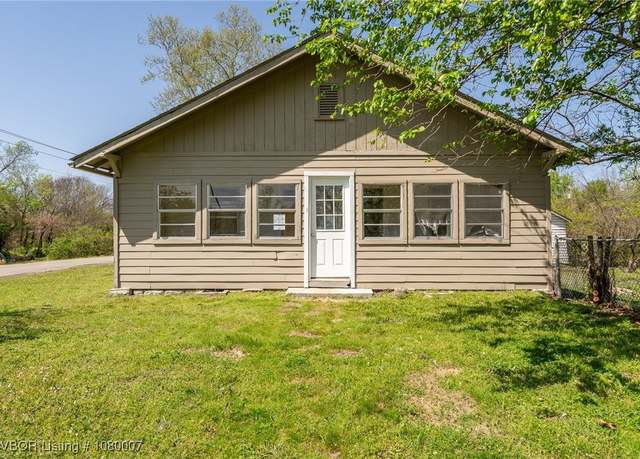 Property at 2503 N 22nd St, Fort Smith, AR 72904, 2 beds, 1 bath
