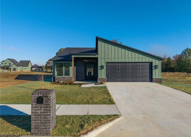 Property at 1309 Twisted Oak Way, Greenwood, AR 72936, 4 beds, 3 baths