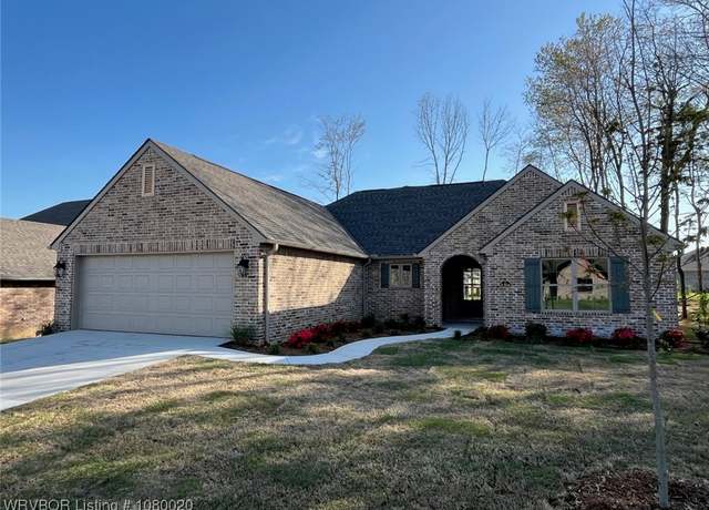 Property at 8304 Mclaren Dr, Fort Smith, AR 72916, 3 beds, 2 baths