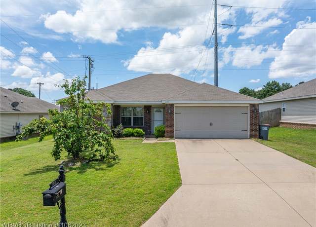Property at 221 Regency Dr, Barling, AR 72923, 3 beds, 2 baths