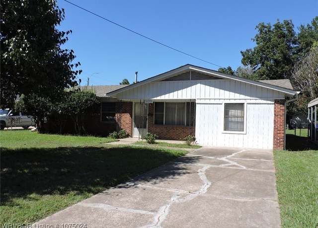 Property at 5015 Lovett Ln, Fort Smith, AR 72904, 4 beds, 2 baths