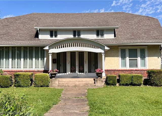Property at 1103 S 23rd St, Fort Smith, AR 72901, 7 beds, 5 baths