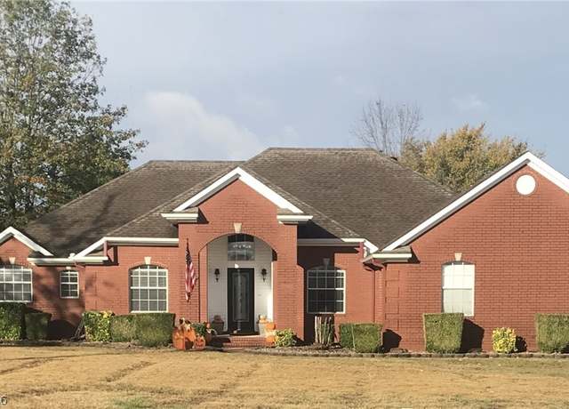 Property at 2205 Oliver Springs Rd, Van Buren, AR 72956, 5 beds, 3 baths