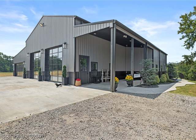 Property at 1423 Wood Hills Rd, Van Buren, AR 72956, 5 beds, 3 baths