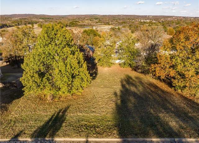 Property at 2000 Park Ridge Dr, Van Buren, AR 72956