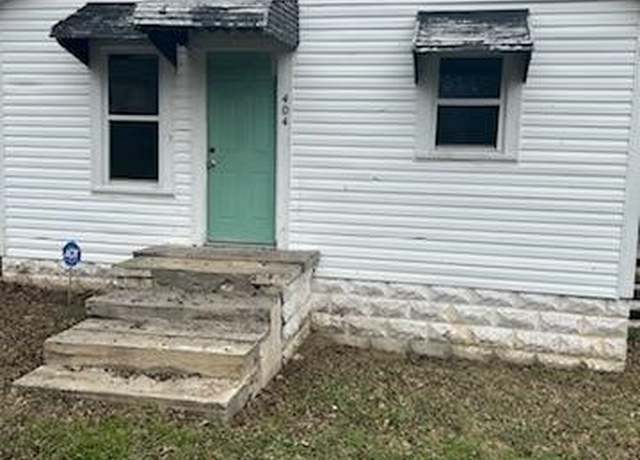 Property at 404 N 10th St, Van Buren, AR 72956, 2 beds, 1 bath