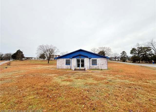 Property at 209 N Broadway St, Hartford, AR 72938, 3 beds, 1.5 baths