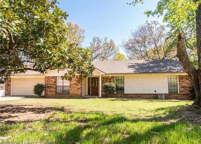 Property at 7906 Valley Forge Rd, Fort Smith, AR 72903, 4 beds, 3 baths