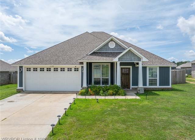 Property at 1138 Delta Dr, Van Buren, AR 72956, 3 beds, 2 baths