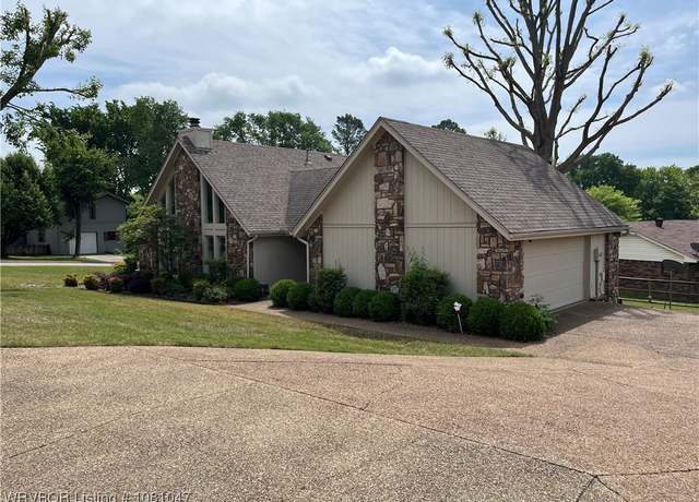 Property at 5312 Hardscrabble Way, Fort Smith, AR 72903, 3 beds, 2 baths