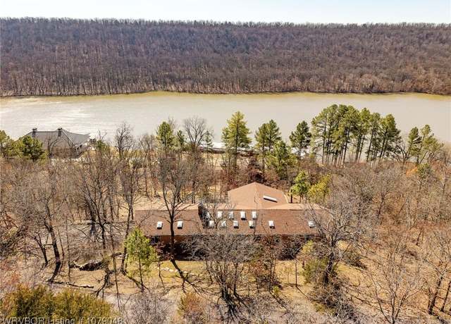 Property at 326 Upper Wofford Rd, Fort Smith, AR 72916, 2 beds, 3 baths