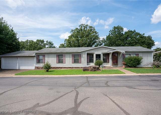 Property at 3308 Lincoln Way, Van Buren, AR 72956, 3 beds, 2 baths