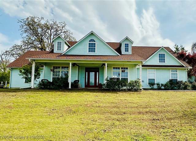 Property at 2900 N JT Stites St, Sallisaw, OK 74955, 4 beds, 2 baths