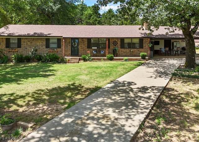 Property at 301 Brandon Ln, Poteau, OK 74953, 3 beds, 2 baths