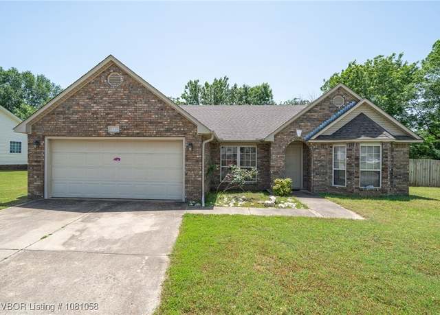 Property at 1541 Eastgate Cir, Greenwood, AR 72936, 3 beds, 2 baths