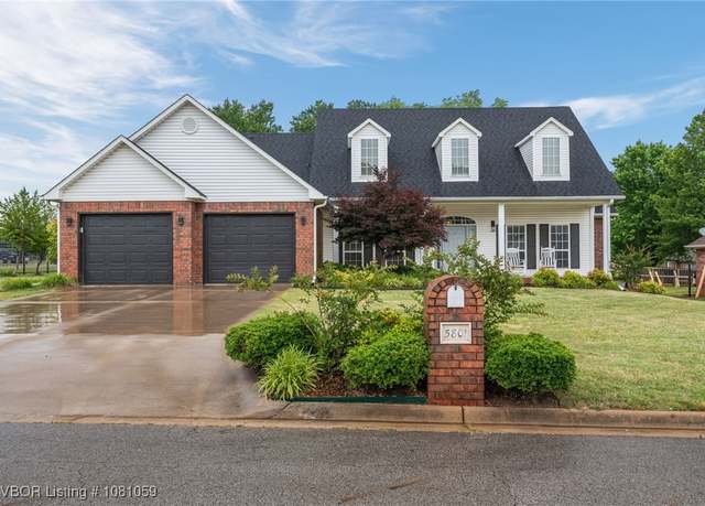 Property at 5801 Cedar Break Dr, Fort Smith, AR 72916, 3 beds, 2.5 baths