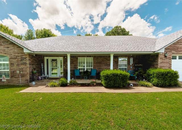 Property at 463696 1044 Loop, Sallisaw, OK 74955, 3 beds, 2 baths