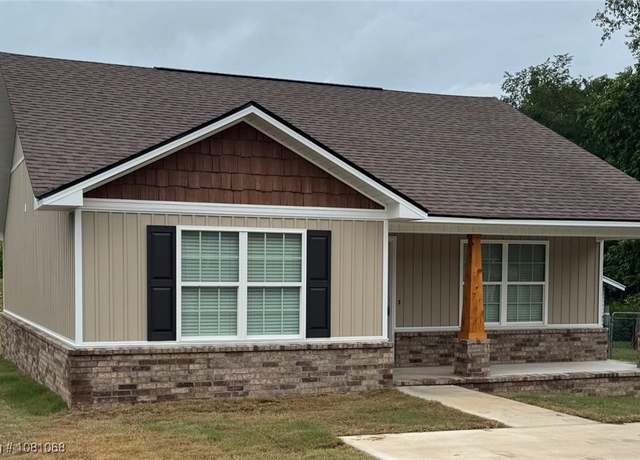 Property at 3118 Neis St, Fort Smith, AR 72904, 2 beds, 2 baths