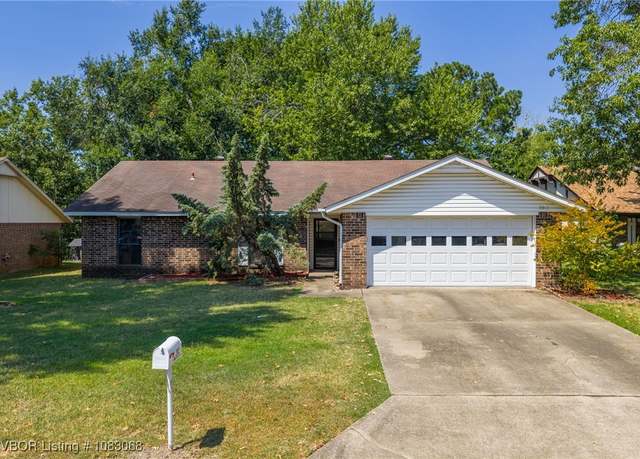 Property at 2912 S 100th St, Fort Smith, AR 72903, 3 beds, 2 baths