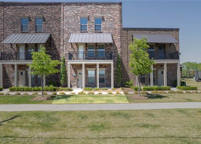 Property at 9223 R. A. Young Jr Dr, Fort Smith, AR 72916, 3 beds, 3.5 baths