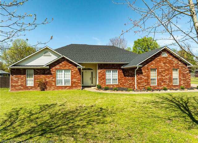 Property at 2208 Joyce Dr, Lavaca, AR 72941, 3 beds, 2.5 baths