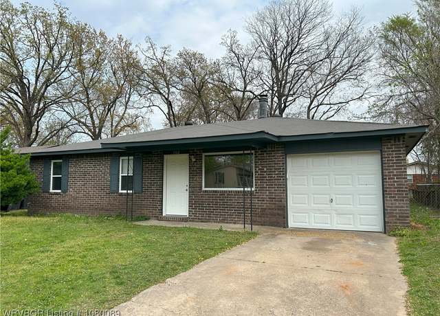 Property at 102 Gamma Cir, Roland, OK 74954, 3 beds, 1.5 baths