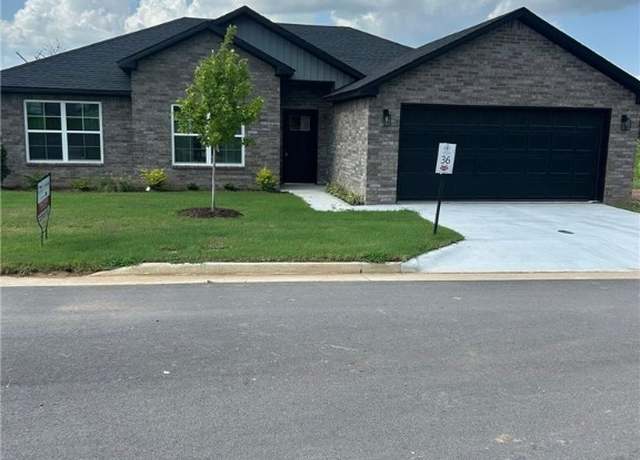 Property at 1020 Hunter Dr, Barling, AR 72923, 3 beds, 2 baths