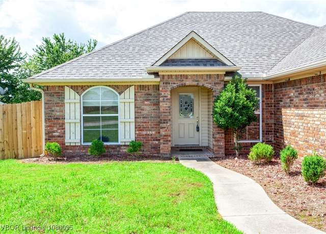 Property at 199 Pecan Ln, Greenwood, AR 72936, 3 beds, 2 baths