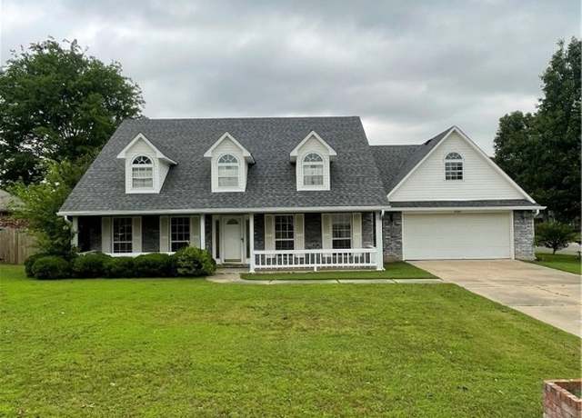 Property at 2000 Barrington Dr, Lavaca, AR 72941, 3 beds, 2 baths