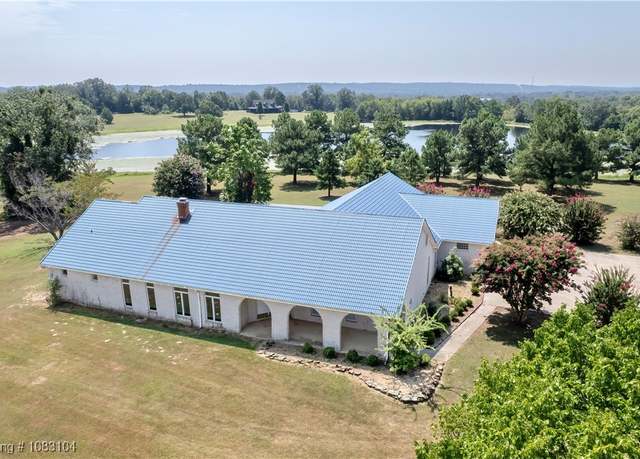 Property at 105629 S 4730 Rd, Muldrow, OK 74948, 3 beds, 3 baths