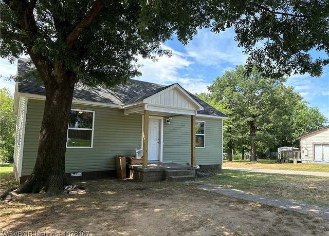 Property at 2100 Birnie Ave, Fort Smith, AR 72904, 2 beds, 1 bath