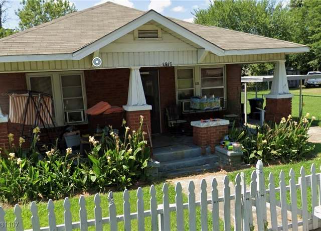 Property at 1917 12th St, Fort Smith, AR 72904, 2 beds, 1 bath