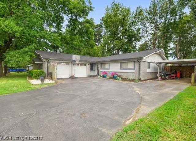 Property at 204 Cornell Ave, Fort Smith, AR 72908, 3 beds, 2 baths
