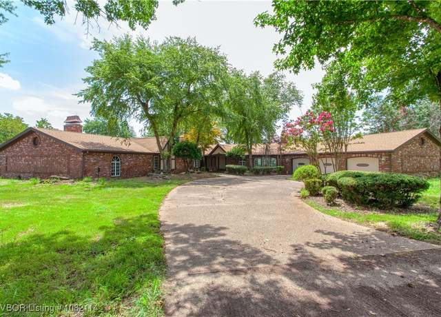 Property at 3655 Beach Way, Van Buren, AR 72956, 3 beds, 3.5 baths