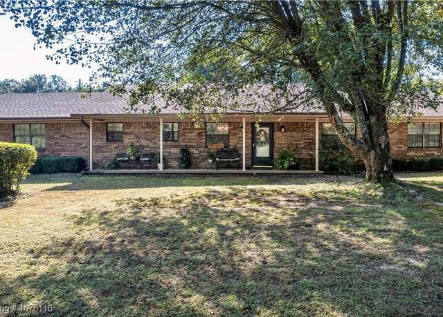 Property at 474846 E 1007 Rd, Muldrow, OK 74948, 3 beds, 2 baths