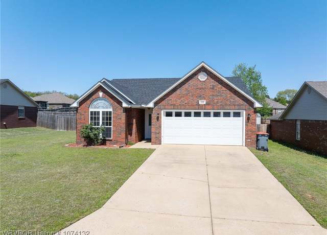 Property at 198 Spruce St, Greenwood, AR 72936, 3 beds, 2 baths