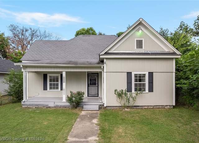 Property at 2216 N 28th St, Fort Smith, AR 72904, 2 beds, 1 bath