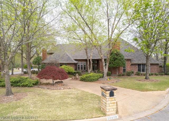 Property at 10408 Innsbruck Ct, Fort Smith, AR 72908, 4 beds, 4 baths