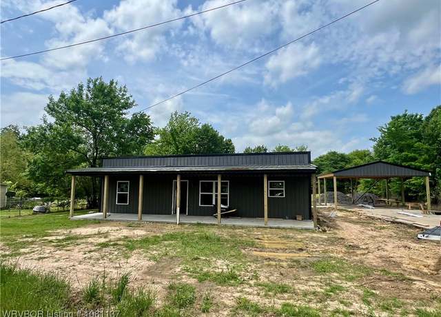 Property at 300 S Fargo St, Muldrow, OK 74948, 3 beds, 2 baths