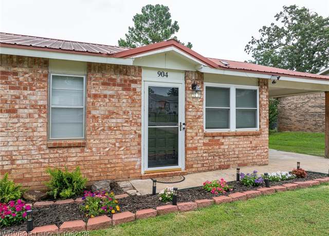 Property at 904 N St, Barling, AR 72923, 3 beds, 1.5 baths