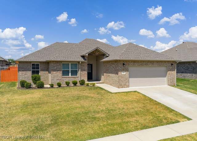 Property at 336 Boulder Dr, Van Buren, AR 72956, 4 beds, 2 baths