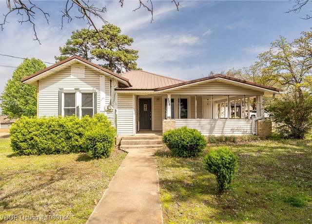 Property at 211 Coggins, Poteau, OK 74953, 2 beds, 1 bath