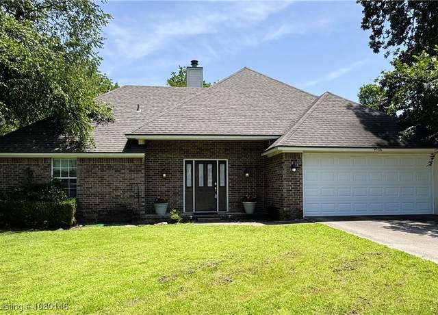 Property at 9506 Londonderry Ct, Fort Smith, AR 72908, 3 beds, 2 baths