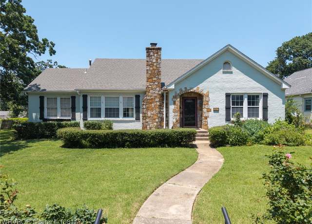 Property at 2227 S Q St, Fort Smith, AR 72901, 3 beds, 2 baths