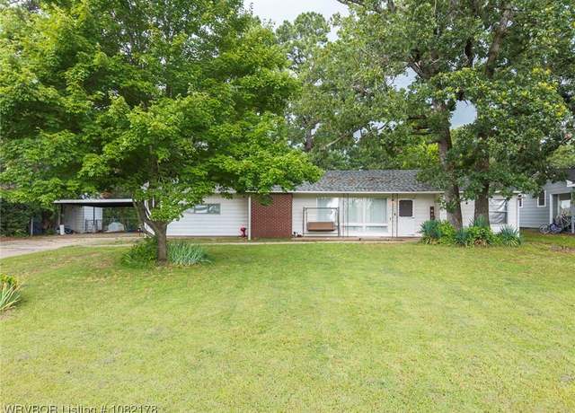 Property at 7 Bon Air St, Van Buren, AR 72956, 3 beds, 2 baths
