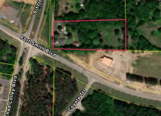 Property at 401 17th St, Barling, AR 72923, 3 beds, 2 baths
