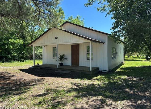 Property at 402 Grand Ave, Poteau, OK 74953, 2 beds, 2 baths